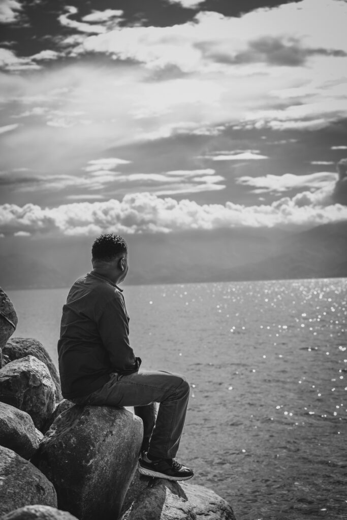 Méditation au bord du lac
